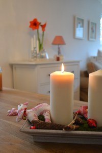 Der schöne Stoff-Elch mit Toile de Jouy Muster ist übrigens aus der Kreativwerkstatt meiner Mutter (Rosi's Nähschmiede) und gehört für uns als künftige Schwedenhausbesitzer einfach dazu!